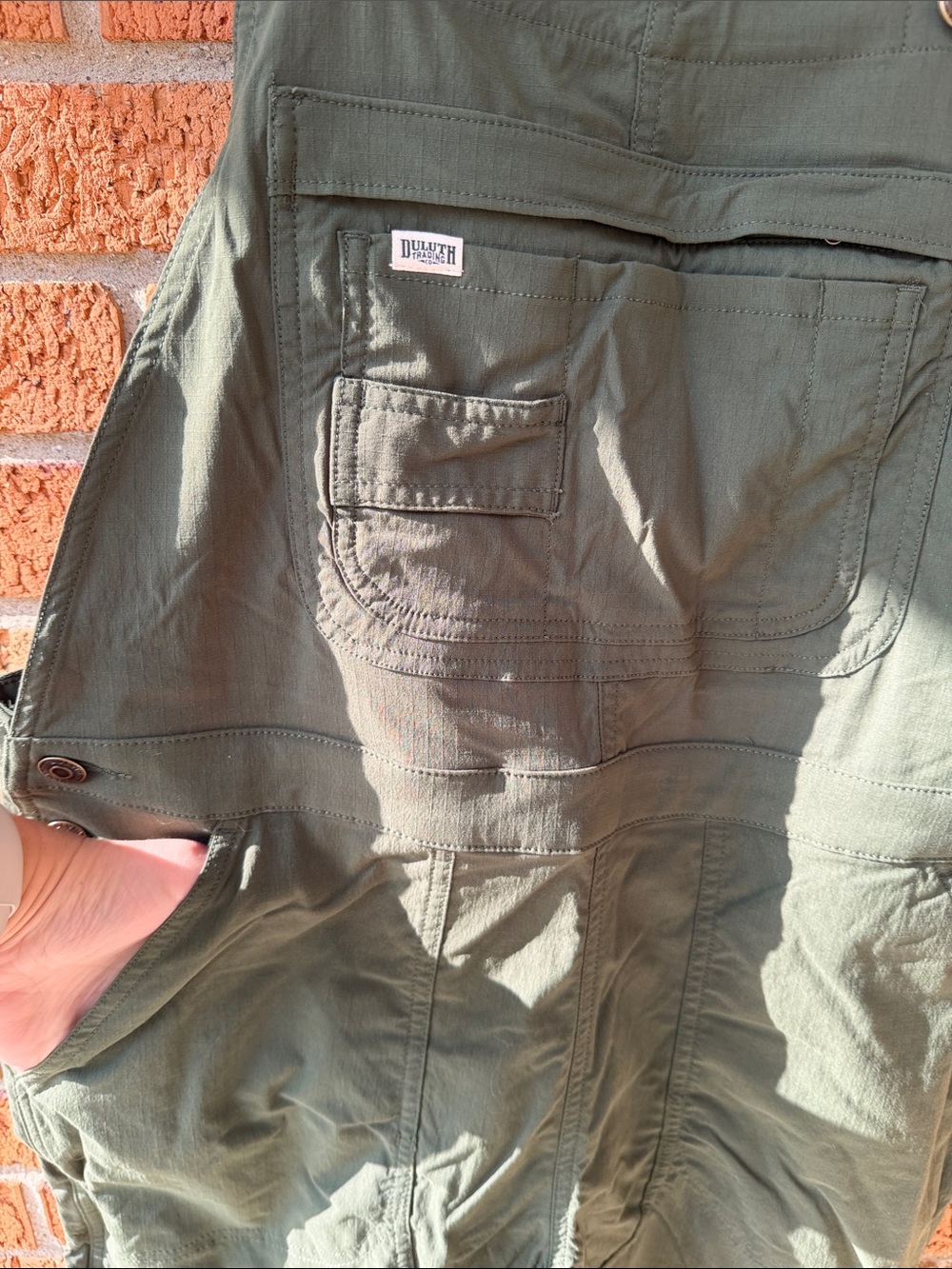 Duluth Trading Co Women Heirloom Gardening Bib Overall Shorts Green Large NWT - Picture 6 of 7